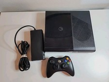 TESTADO E FUNCIONANDO! Pacote Microsoft Xbox 360 E com cabos e controle - Veja a descrição comprar usado TESTADO E FUNCIONANDO! Pacote Microsoft Xbox 360 E com cabos e controle - Veja a descrição comprar usado  Enviando para Brazil
