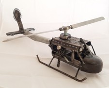 BELL UH-1 MODELO DE HELICÓPTERO HECHO DE AVIONES, COCHES Y MOTOCICLETAS PIEZAS segunda mano  Embacar hacia Mexico