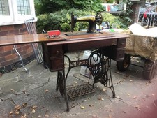 Singer sewing machine for sale  LEICESTER