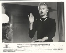 Usado, Foto original 8x10 de Madonna Body of Evidence fazendo juramento thriller erótico 1992 comprar usado  Enviando para Brazil