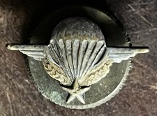 Parachutiste ancien insigne d'occasion Parachutiste ancien insigne d'occasion  Pont-l'Abbé-d'Arnoult