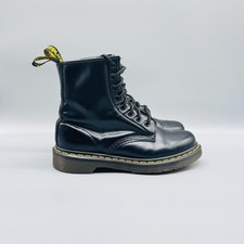 Bota Feminina Dr Martens 6 Couro Preto com Cadarço no Tornozelo Combate AirWair Ponto Amarelo comprar usado Bota Feminina Dr Martens 6 Couro Preto com Cadarço no Tornozelo Combate AirWair Ponto Amarelo comprar usado  Enviando para Brazil