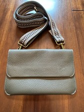 Bolsa tiracolo CUYANA verde oliva couro granulado seixo fecho magnético comprar usado  Enviando para Brazil