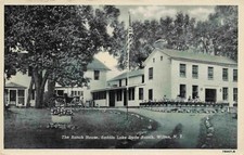 Usado, A View Of The Ranch House, Saddle Lake Dude Ranch, Wilton, Nova York NY comprar usado  Enviando para Brazil