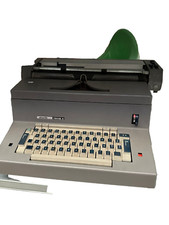 Macchina scrivere olivetti usato  Fiorano Modenese