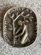 Raro piccolo distintivo usato  Italia