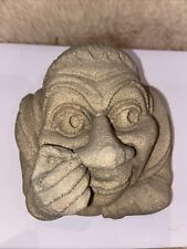 Escultura de parede monge esculpida à mão vintage placa de concreto 10 cm por 10 cm, usado comprar usado  Enviando para Brazil
