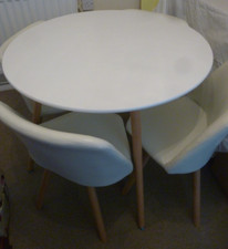 Round white table for sale  LOWESTOFT