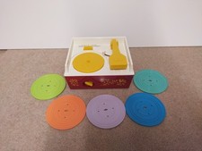 Używany, Fisher Price Music Box Gramofon 2004, z 5 kolorowymi płytami LP, działający na sprzedaż  Wysyłka do Poland