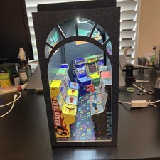 Usado, Decoração de prateleira retrô Flynn's Arcade Light up 3D madeira livro canto miniatura comprar usado  Enviando para Brazil