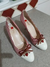 Ladies shoes 6.5 for sale  GRIMSBY