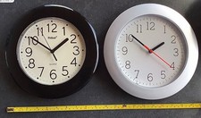 Wanduhr schwarz silber gebraucht kaufen  Hanstedt