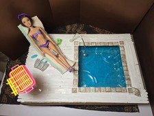 Boneca Barbie Raources olhos verdes morena e piscina diorama + acessórios  comprar usado  Enviando para Brazil