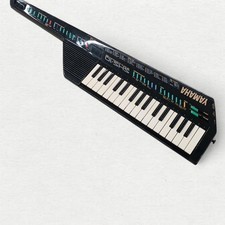 Clavier synthétiseur noir d'occasion Clavier synthétiseur noir d'occasion  Expédié en France