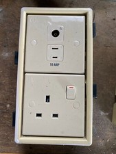 Mains amp 12v for sale  BOSTON