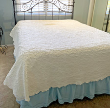 Vintage quilted bed for sale  Old Bridge