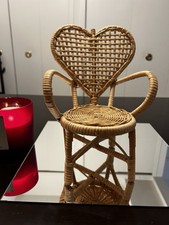 Usado, Cadeira de boneca de vime vintage em forma de coração novidade minúscula comprar usado  Enviando para Brazil