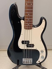 SQUIER P-BASS Corpo de choupo usado pescoço de bordo escala de louro preto comprar usado  Enviando para Brazil