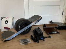 Onewheel blue carbon for sale Onewheel blue carbon for sale  Hampstead