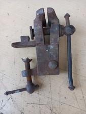 Etau ancien établie d'occasion  Alès