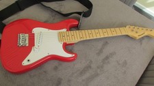 Chitarra elettrica red usato  Spedire a Italy