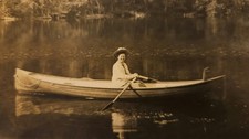 Fotografia original de 1911 vintage feminina usando chapéu de sol remo em canoa no lago comprar usado  Enviando para Brazil