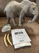 The herd elephant d'occasion  Expédié en Belgium