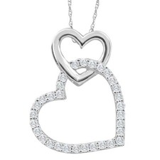 Colar pingente coração pequeno ouro branco 10K 1/4 quilate TW diamante 1" de altura comprar usado  Enviando para Brazil
