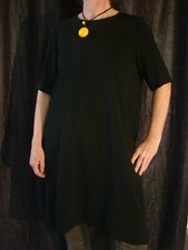 Jolie robe noire d'occasion  Châteauponsac