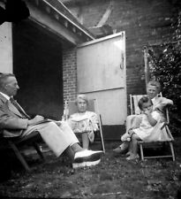 Family portrait garden d'occasion  Expédié en Belgium