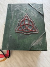 Book shadows charmed usato  Velletri