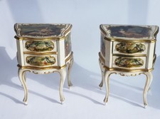 Conjunto vintage de mesas de cabeceira barrocas com cenas românticas, mesas italianas de madeira comprar usado  Enviando para Brazil