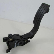 Pedale acceleratore 180022703r usato  Vajont