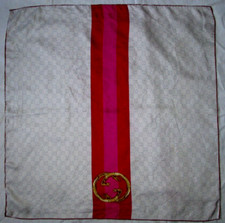 Gucci foulard monogrammé d'occasion  Montferrand-le-Château
