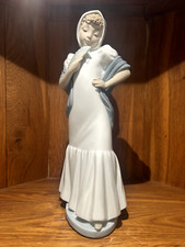 Porcelain figurine nao usato  Spedire a Italy