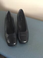 Ladies navy shoes for sale  DUNDEE