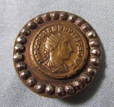 Bouton ancien bronze d'occasion  Saverdun