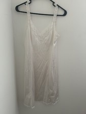 Camisola Vintage Tamanho 36 Branca Vanity Fair Nylon Completa Acabamento em Renda EUA, usado comprar usado  Enviando para Brazil