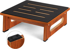Uno sgabello legno usato  Roma