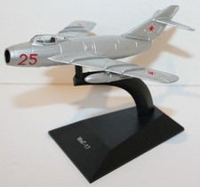 Modelo de avião de combate russo fundido escala 1:100 - Mikoyan-Gurevich MiG-17 URSS, usado comprar usado Modelo de avião de combate russo fundido escala 1:100 - Mikoyan-Gurevich MiG-17 URSS, usado comprar usado  Enviando para Brazil