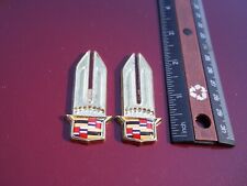 Usado, 70s-90s Cadillac GOLD Tail Light Emblem 2 PC segunda mano  Embacar hacia Argentina