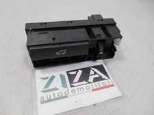 Rear tailgate button usato  Italia
