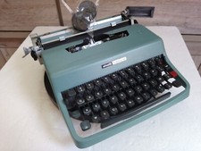 Macchina scrivere olivetti usato  Massa Lombarda