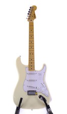 Guitarra elétrica Fender Standard Stratocaster bordo escala olímpica branca comprar usado  Enviando para Brazil