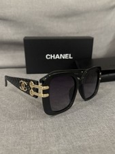 Chanel oversized regular d'occasion  Expédié en Belgium