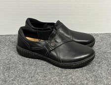 Clarks women 8.5 for sale  Mazon