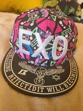 Casquette kpop exo d'occasion  Brive-la-Gaillarde