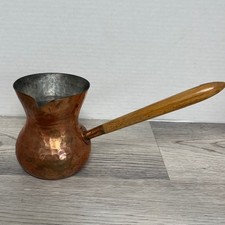 Cafeteira turca vintage, cafeteira árabe, cobre martelado, cabo de madeira comprar usado Cafeteira turca vintage, cafeteira árabe, cobre martelado, cabo de madeira comprar usado  Enviando para Brazil