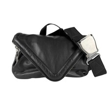 Autêntica Bolsa de Ombro BOTTEGAVENETA BEAK Couro Preto/Silvertone - z4546, usado comprar usado Autêntica Bolsa de Ombro BOTTEGAVENETA BEAK Couro Preto/Silvertone - z4546, usado comprar usado  Enviando para Brazil