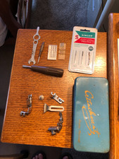 Singer sewing machine for sale  East Amherst